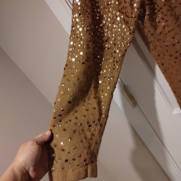 Silhouettes woman's gold sparkle long sleeve sweater. XL - Picture 5 of 6